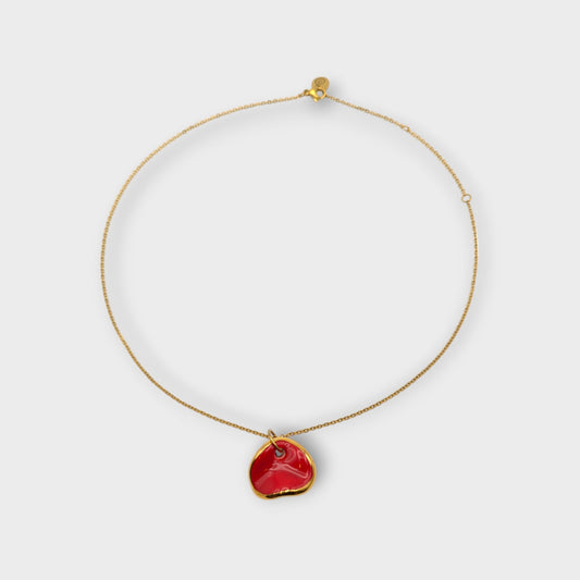 Maximilianas Ondulado Moyen ceramic pendant in red - product shot