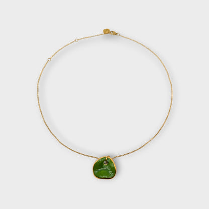 Maximilianas Ondulado Moyen ceramic pendant in green - product shot