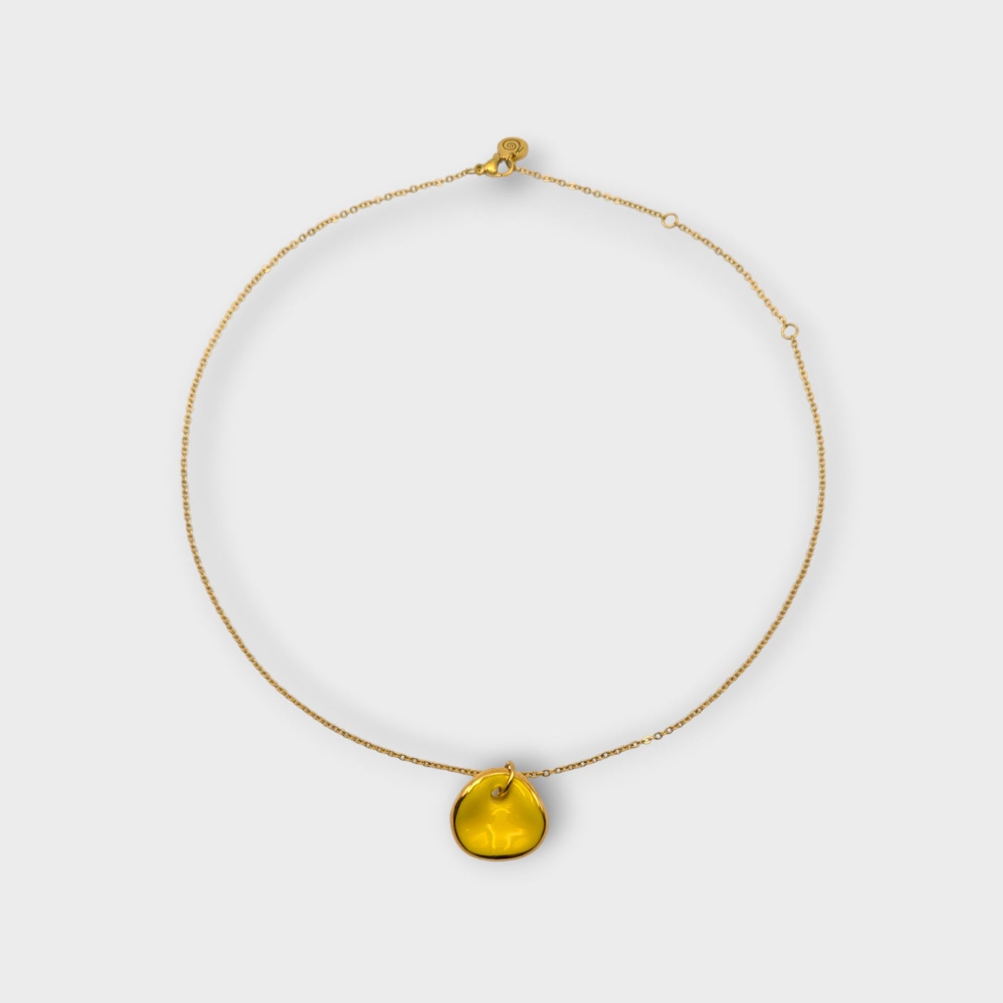 Maximilianas Ondulado Petite pendant necklace in yellow
