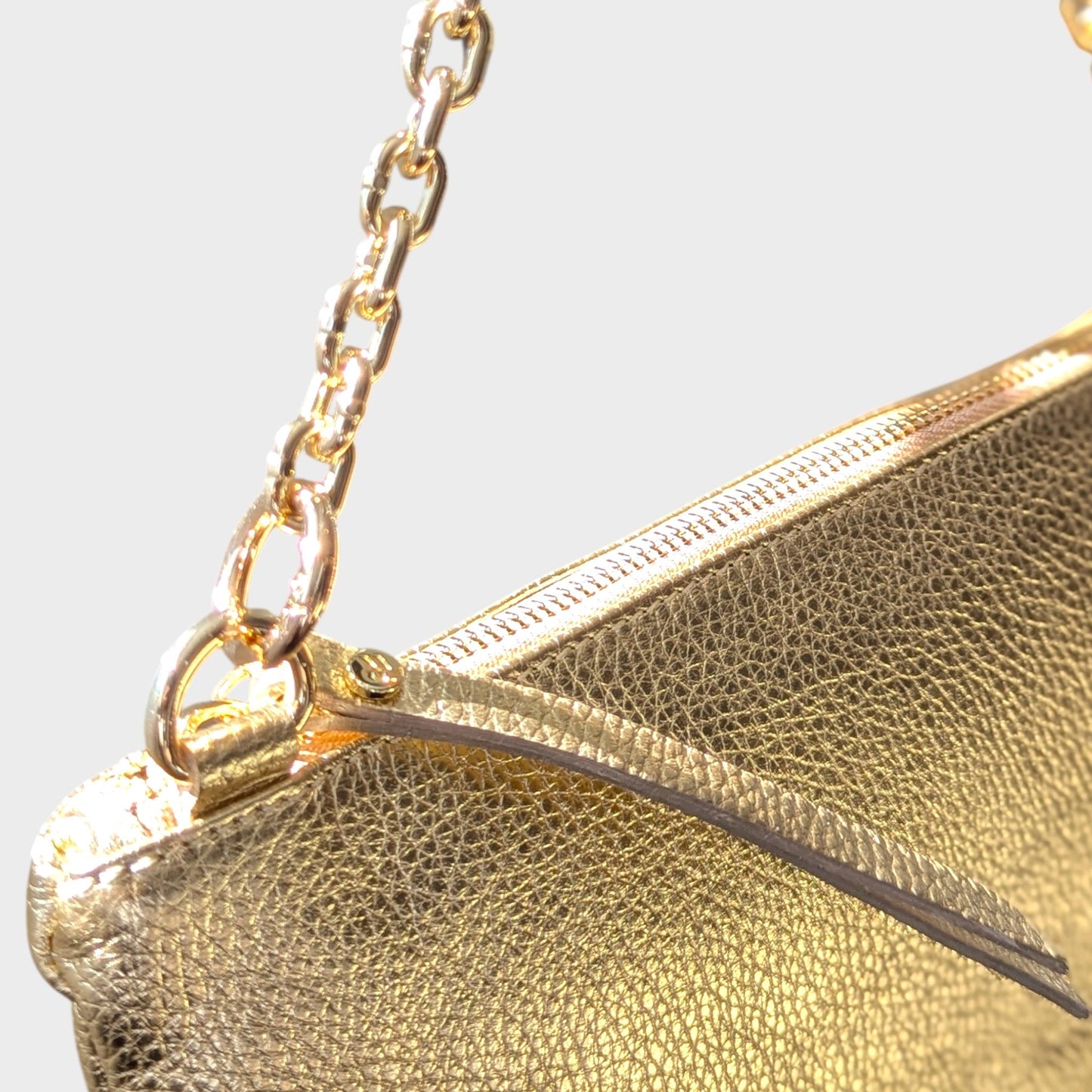 Rossi gold leather pouch - close-up detail